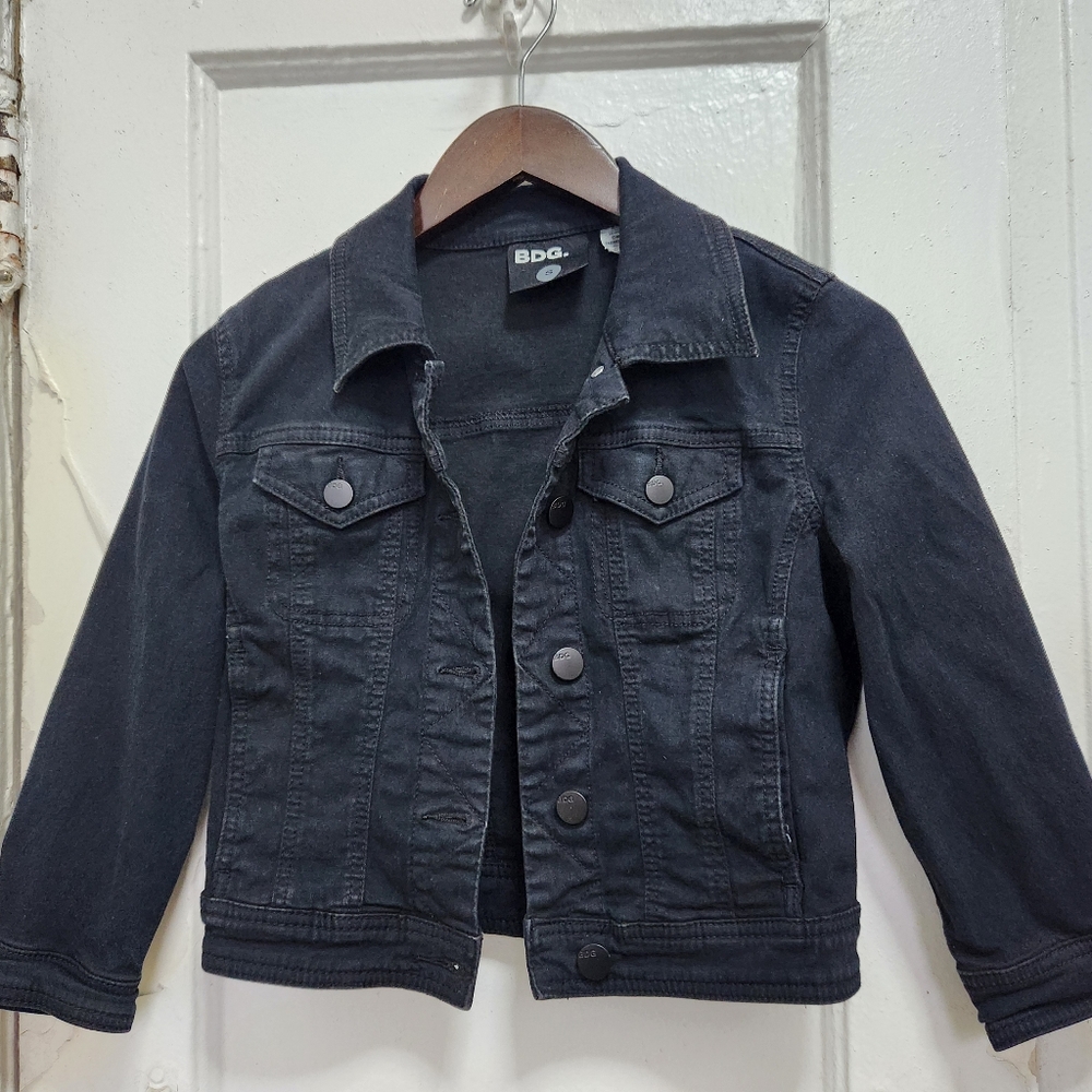 BDG cropped black women's jean jacket